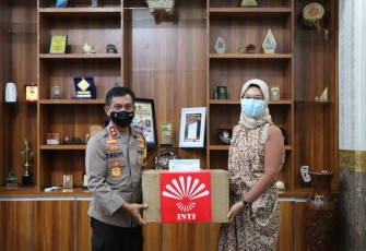 INTI Serahkan Bantuan 10.000 Masker ke Polda Bengkulu
