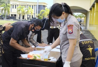 Personil Dalam Ops Antik Polda Bengkulu Dites Urine