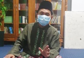 Pengasuh Ponpes Hidayatul Qomariyah KH. Aly Shodiq Ahmad.
