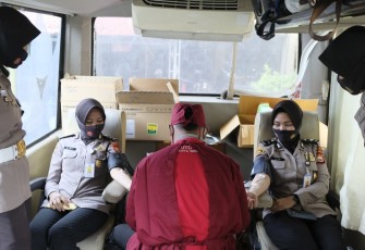 Polwan Polda Bengkulu Gelar Donor Darah Sambut HUT Polwan Ke-72