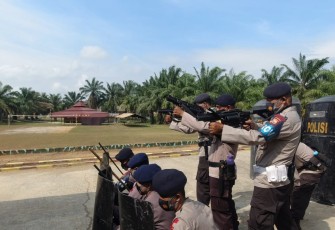 Personel Batalyon B Pelopor Satbrimobda Bengkulu Laksanakan Latihan PHH
