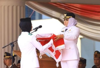 Bupati Tulang Bawang Irup Upacara Bendera HUT ke-75 RI "Indonesia Maju"