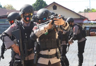 Personel Brimob Ikuti Lat Jibom dan Wanterror