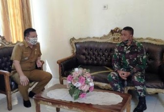 Danramil 1310-01/Bitung saat kordinasi dengan camat