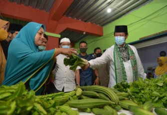 Isdianto saat sambangi warga