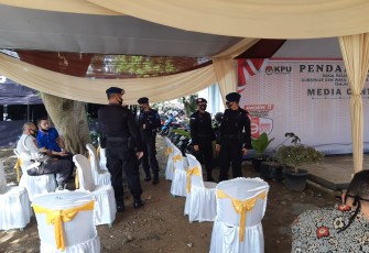 Brimob Polda Bengkulu Lakukan Pengamanan dan Monitoring Pendaftaran Cagub dan Cawagub