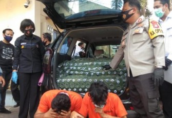 Tersangka dan Barang Bukti saat diamankan