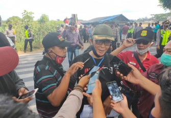 Joko Trisno Mudiyanto saat Dikonfirmasi Awak Media (foto: Faisal NR / Klikwarta.com) 