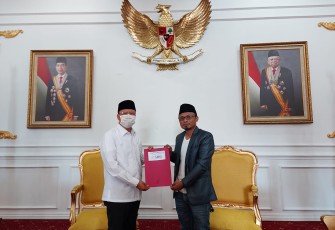Penyerahan SK Dewan Pembina SMSI