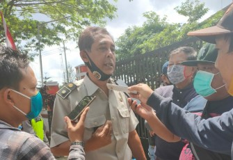 Kasi PMPP BPN Kabupaten Blitar Budi Handoyo saat Dihubungi Awak Media (foto: Faisal NR / Klikwarta.com)