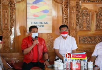 Wabup Blitar Marhaenis Urip Widodo (pakai pakaian warna Merah) saat Menjadi Narasumber Peringatan Haornas Tahun 2020 (foto: Faisal NR / Klikwarta.com) 