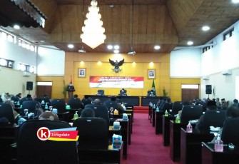 Rapat Paripurna DPRD Kota Blitar, 28 September 2020. (foto: Faisal NR / Klikwarta.com) 