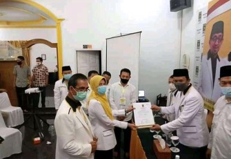Nurhajizah-Henri Resmi Daftar ke KPU Asahan