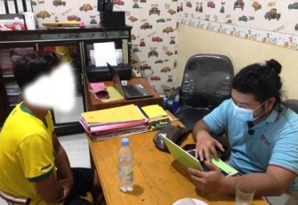 Pria Nasal Saat Dimintai Keterangan 
