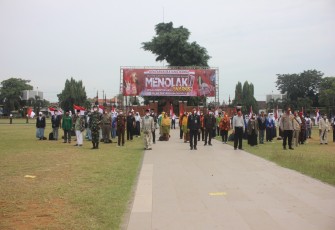 Peserta Deklarasi foto bersama di Alun-alun Batang. Senin 19/10/2020