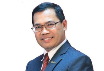 Direktur SDM Unair Purnawan Basundoro 