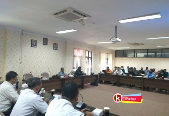 Audiensi KRPK dengan Komisi III DPRD Kabupaten Blitar dan Eksekutif (foto: Faisal NR / Klikwarta.com) 