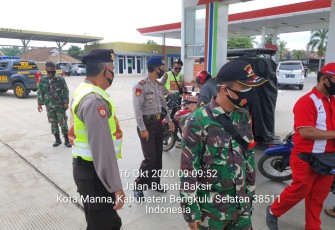 Gabungan TNI-Polri dan Satpol PP Bengkulu Selatan Sosialisasikan Prokes Covid-19