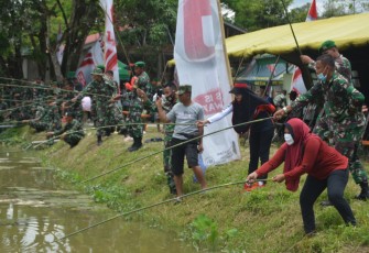 Yonif 725/Woroagi Gelar Lomba Mancing Tradisional 