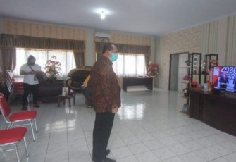 Pjs walikota Bitung Drs.Edison Humiang M.Si saat mengikuti upacara peringatan sumpah pemuda ke 92