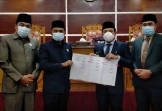 Plt Walikota Bengkulu Dedy Wahyudi Saat Rapat Paripurna di Kantor DPRD Kota Bengkulu