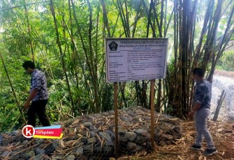 Komisi III Tinjau Proyek Saluran Irigasi (foto : Faisal NR / Klikwarta.com) 