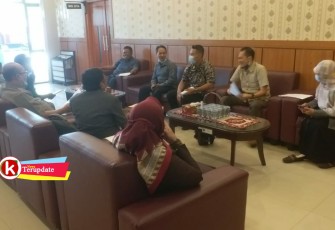Bamus DPRD Kota Blitar Rapat Kerja, Kamis (12/11/2020). (foto : Faisal NR / Klikwarta.com) 