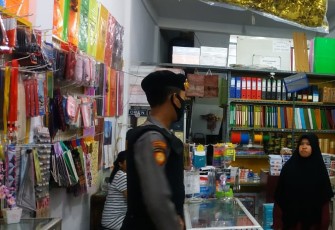  Samapta Polda Bengkulu Beri Teguran Masyarakat yang Tak Patuhi Prokes  