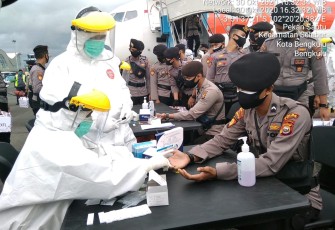 98 Personel Sabhara Polda Bengkulu di Rapid Tes 