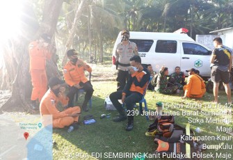 Polres Kaur Turunkan Anggota Bantu Cari Nelayan Tenggelam Pantai Way Hawang Kecamatan Maje