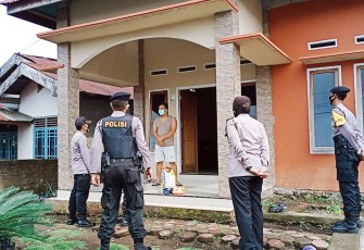Kapolres Rejang Lebong Beri Bantuan Makana dan Obat Pada Anggota Terkena Covid-19