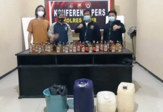 Hari Terakhir Operasi Pekat Polres Kaur Sita 100 Liter Tuak Serta Puluhan Botol Miras