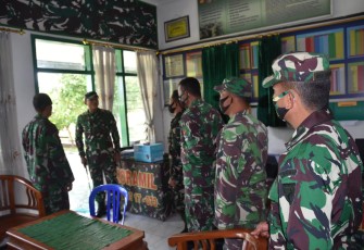 Komandan Korem (Danrem) 073/Makutarama Kolonel Inf Ari Yulianto, S.I.P yang didampingi Kasiter Korem Letkol Inf Drs. Arif Isnawan berkunjung ke Koramil 06/Penawangan Kodim 0717/Purwodadi. Kamis (03/12/2020).