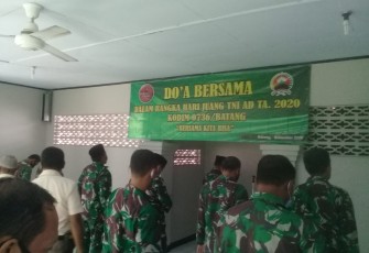 Komandan Kodim 0736/Batang Letkol Arh Yan Eka Putra menggelar doa bersama dalam rangka Hari Juang TNI - AD Tahun 2020, di Musholla Kodim Batang (15/12/2020).