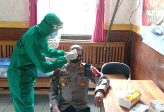 Kapolsek Gemuh AKP Abdullah Umar SH MH Laksanakan Rapid Antigen di Aula Polsek Gemuh
