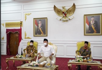 Wakil Gubernur Bengkulu Dedy Ermansyah Mengikuti Zoom Meeting Terkait Sosialisasi Pelaksanaan Vaksinasi Covid-19