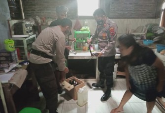 Polsek Singorojo laksanakan operasi miras di wilayah hukum Singorojo. Kamis 31/12/2020.