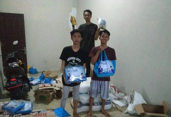 Politisi Demokrat Jatim Beri Bantuan Korban Banjir di Gresik