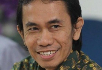 Arqam Azikin Pengamat Politik dan Hankam Asal Makassar