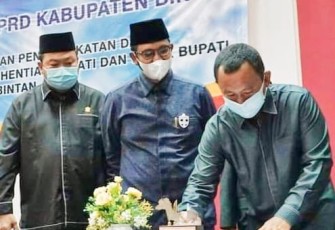 Paripurna DPRD Bintan Dengan Agenda Usulan Pengesahan Pengangkatan dan Usulan Pemberhentian Bupati dan Wakil Bupati