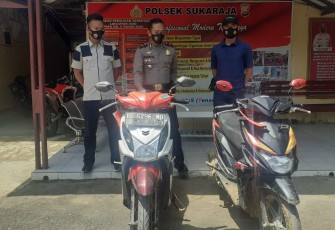 Polisi saat tunjukan barang bukti