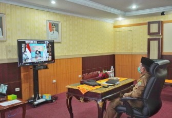 Pelaksana Harian (Plh) Gubernur Bengkulu Hamka Sabri Mengikuti Rapat Evaluasi Pelaksanaan Vaksinasi Covid-19 Nasional Secara Virtual