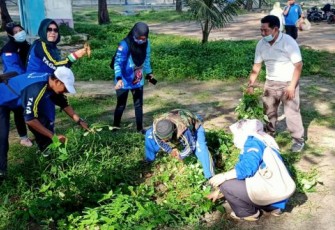Gotong Royong di Area Pantai Panjang Kota Bengkulu