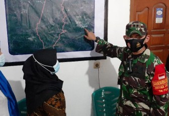Dandim 0715/Kendal Letkol Inf Iman Widhiarto ST beserta Forkopimda Kabupaten Kendal melaksanankan peninjauan Pos PPKM Mikro di wilayah Kabupaten Kendal
