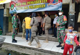 Danramil 03 Serengan Bersama Polsek, Satpol PP dan Linmas Laksanakan Operasi Yustisi Masker