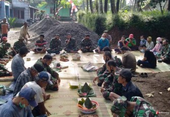 Tradisi Doa Bersama Digelar Sebelum Mulai Pekerjaan