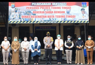 Kapolres Tebing Tinggi Cek Vaksinasi Covid-19 Tahap I Personel 