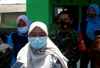 Bidan Desa Sedari