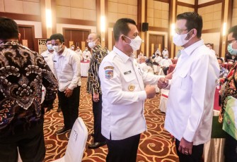 Bupati Bintan Apri Sujadi