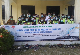 Puluhan Pemuda Aceh Singkil Dilatih Industri Makanan